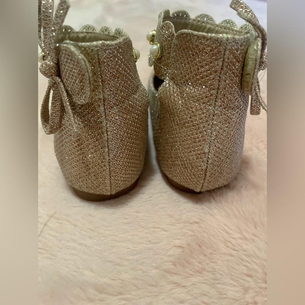 Toddler Girls Gold Flats - Picture 4 of 5